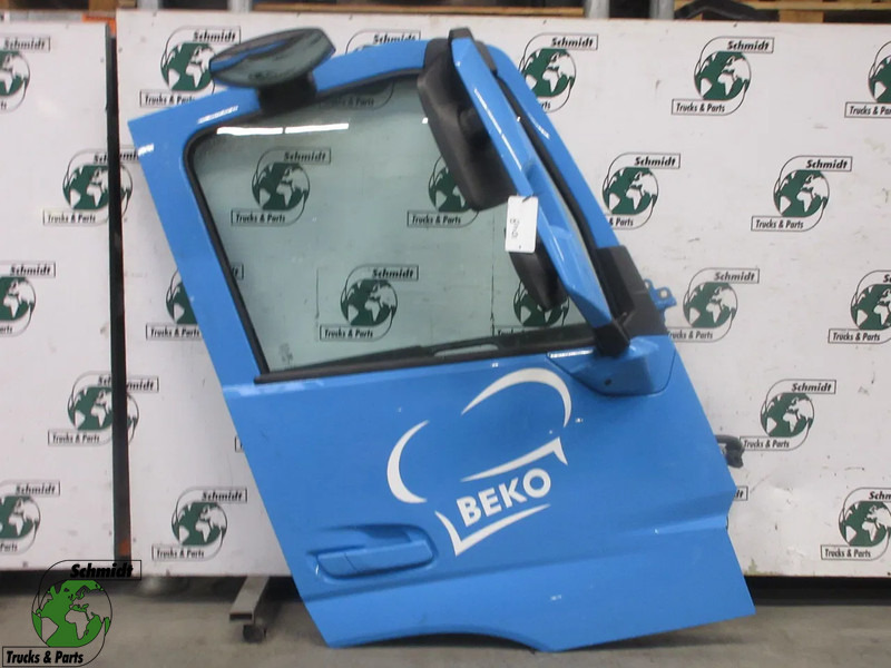 Volvo 84235902 DEUR RECHTS VOLVO FM 330 MODEL 2023 NIEUWE TYPE - Door and parts for Truck: picture 1 Volvo 84235902 DEUR RECHTS VOLVO FM 330 MODEL 2023 NIEUWE TYPE - Door and parts for Truck: picture 1