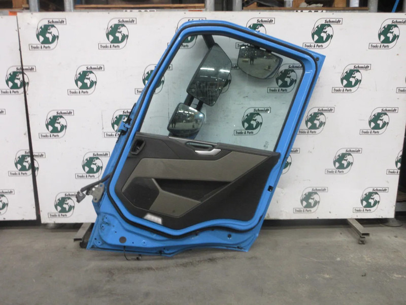 Volvo 84235902 DEUR RECHTS VOLVO FM 330 MODEL 2023 NIEUWE TYPE - Door and parts for Truck: picture 2 Volvo 84235902 DEUR RECHTS VOLVO FM 330 MODEL 2023 NIEUWE TYPE - Door and parts for Truck: picture 2
