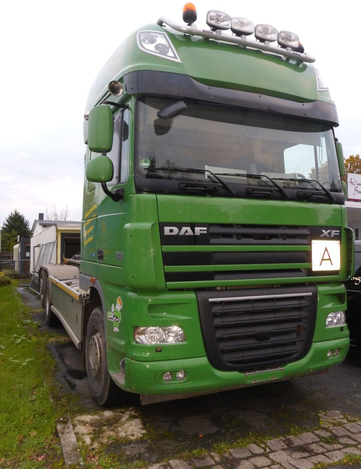 DAF XF 510 aus Werkverkehr  6 x 2  510PS  Top-Zustan - Hook lift truck: picture 1 DAF XF 510 aus Werkverkehr  6 x 2  510PS  Top-Zustan - Hook lift truck: picture 1