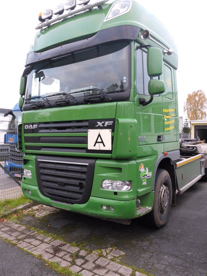 DAF XF 510 aus Werkverkehr  6 x 2  510PS  Top-Zustan - Hook lift truck: picture 2 DAF XF 510 aus Werkverkehr  6 x 2  510PS  Top-Zustan - Hook lift truck: picture 2
