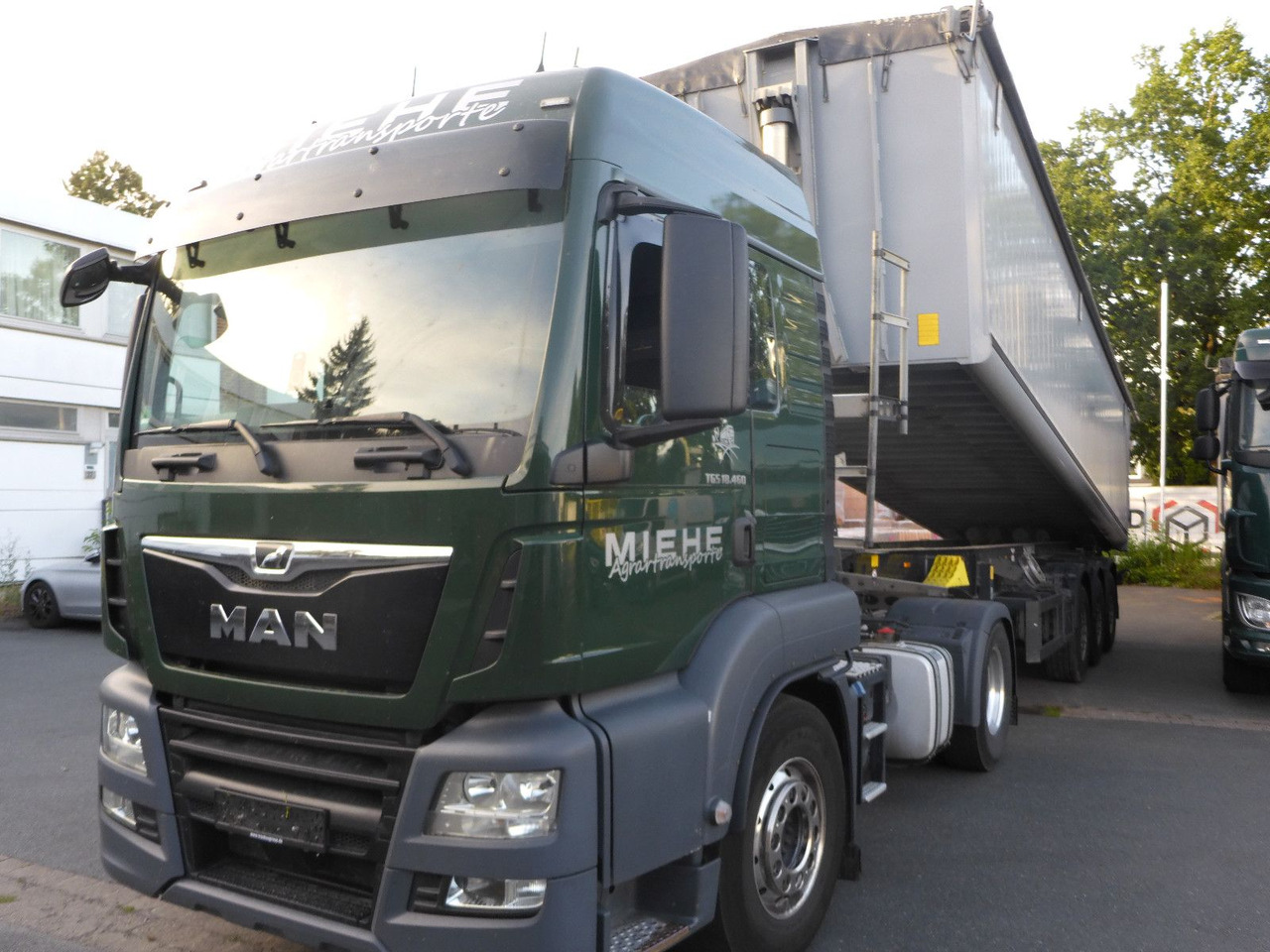 MAN 18.460 Top-Zustand + 1. Hd.+ Kipphydraulik - Tractor unit: picture 1 MAN 18.460 Top-Zustand + 1. Hd.+ Kipphydraulik - Tractor unit: picture 1