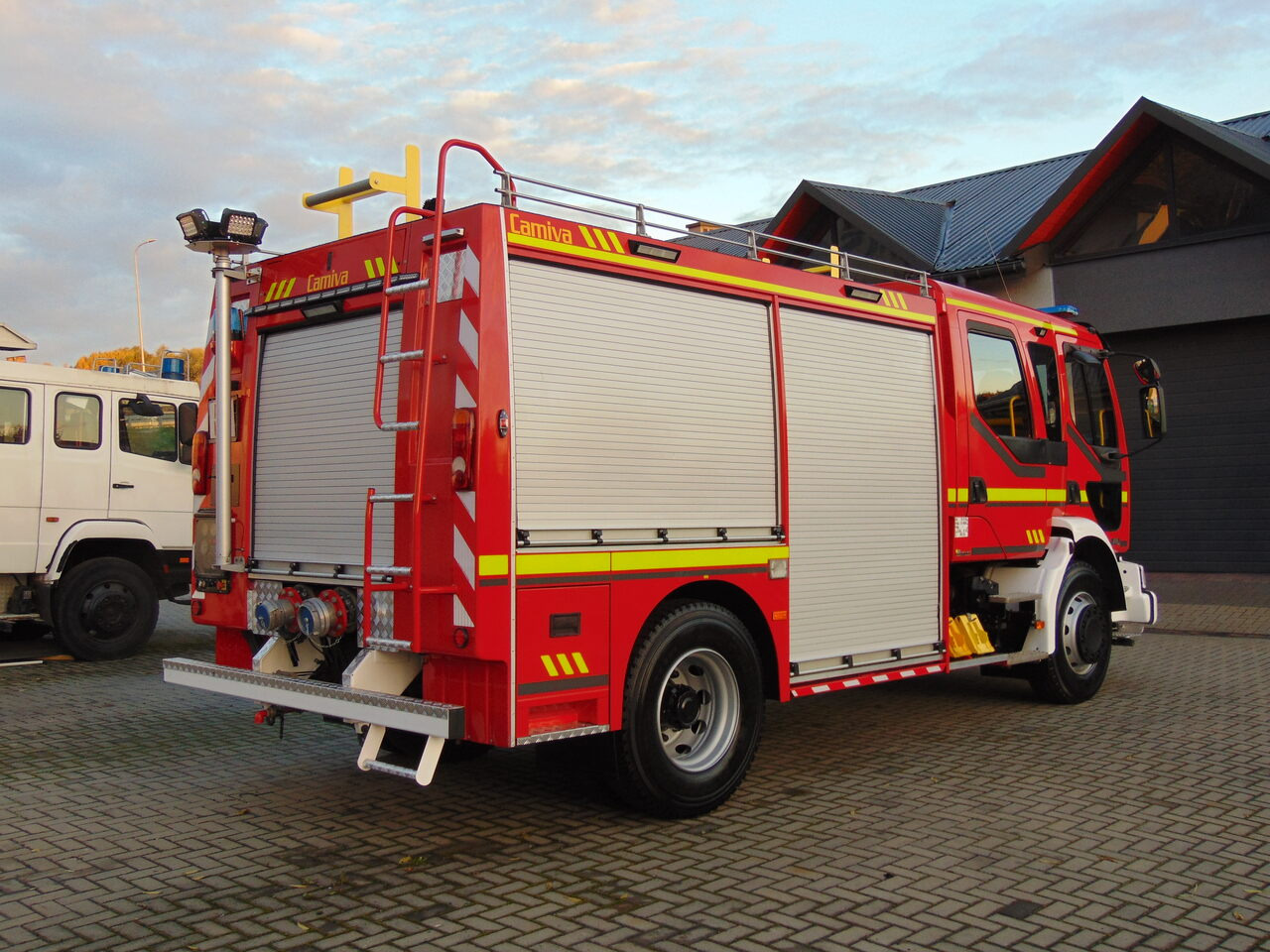 RENAULT Midlum 270dCi Camiva - Fire truck: picture 4 RENAULT Midlum 270dCi Camiva - Fire truck: picture 4