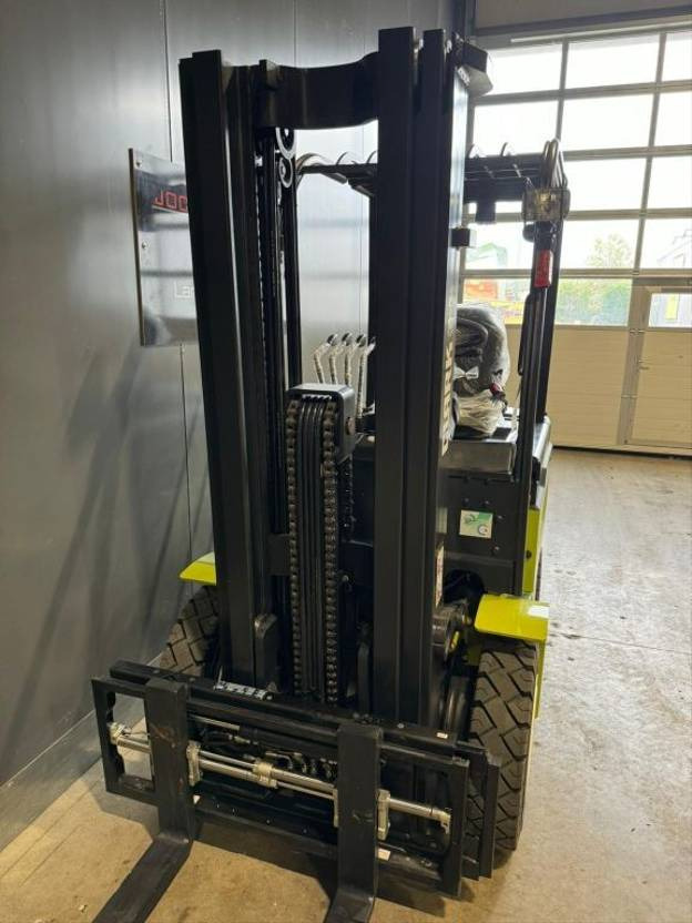 Clark EPX25i - Forklift: picture 4 Clark EPX25i - Forklift: picture 4