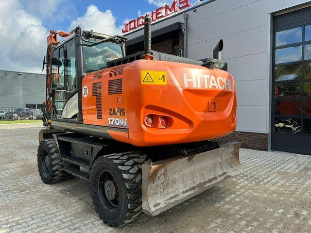 Wheel excavator Hitachi ZX170W-6: picture 7