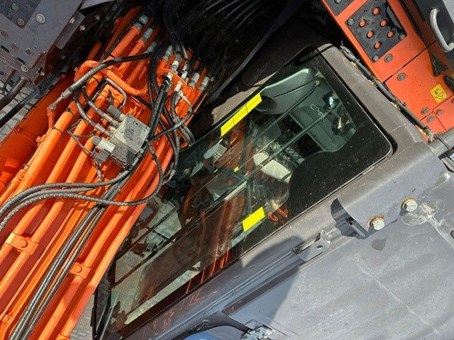 Wheel excavator Hitachi ZX170W-6: picture 18