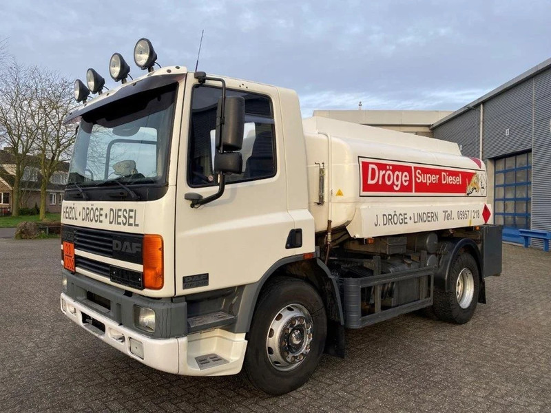 DAF 65CF-240 / FULL STEEL / POMP / 3 COMPARTIMENTS / 8350 LITER / ONLY:25969 KM / EURO-2 / MANUAL / GOOD CONDITION - Tank truck: picture 1 DAF 65CF-240 / FULL STEEL / POMP / 3 COMPARTIMENTS / 8350 LITER / ONLY:25969 KM / EURO-2 / MANUAL / GOOD CONDITION - Tank truck: picture 1