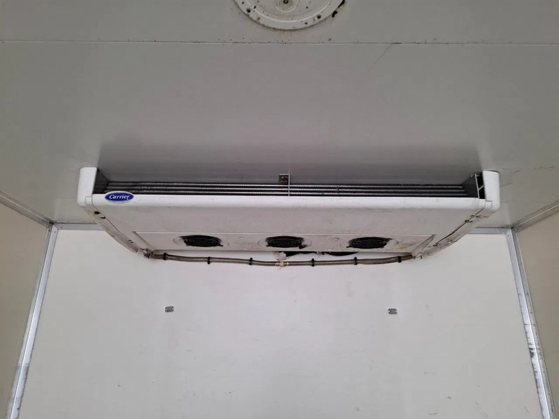 Isothermal truck Iveco EuroCargo 120 / COOL TRUCK / CARRIER XARIOS 600 / PLATFORM 2000KG / ONLY:340634 KM / AIRCO / MANUAL / EURO-6 / 2014: picture 16 Isothermal truck Iveco EuroCargo 120 / COOL TRUCK / CARRIER XARIOS 600 / PLATFORM 2000KG / ONLY:340634 KM / AIRCO / MANUAL / EURO-6 / 2014: picture 16