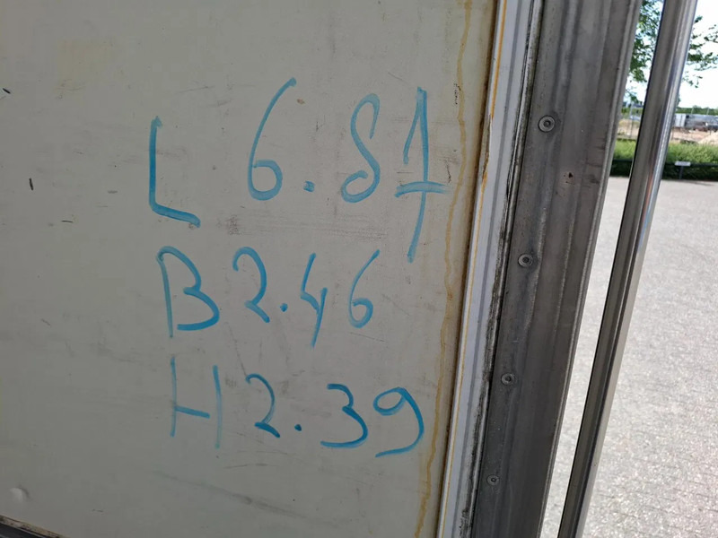 Isothermal truck Iveco EuroCargo 120 / COOL TRUCK / CARRIER XARIOS 600 / PLATFORM 2000KG / ONLY:340634 KM / AIRCO / MANUAL / EURO-6 / 2014: picture 18 Isothermal truck Iveco EuroCargo 120 / COOL TRUCK / CARRIER XARIOS 600 / PLATFORM 2000KG / ONLY:340634 KM / AIRCO / MANUAL / EURO-6 / 2014: picture 18