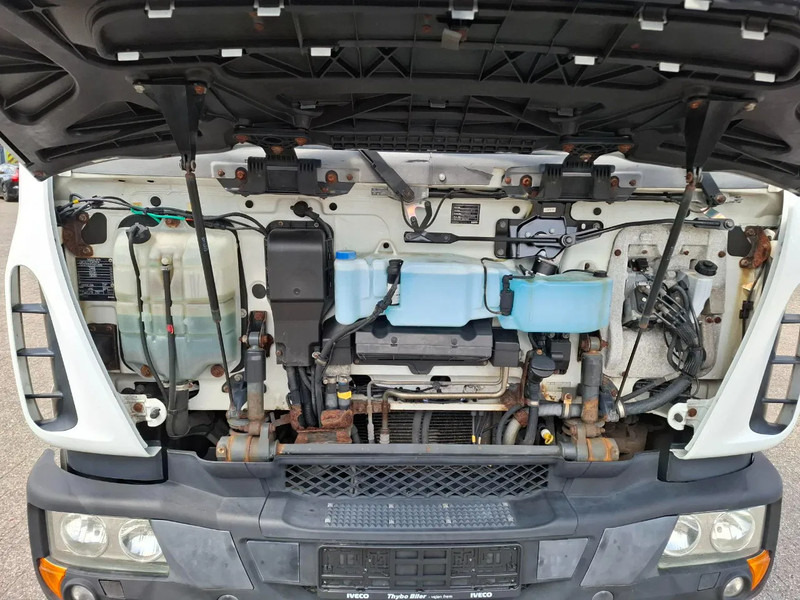 Isothermal truck Iveco EuroCargo 120 / COOL TRUCK / CARRIER XARIOS 600 / PLATFORM 2000KG / ONLY:340634 KM / AIRCO / MANUAL / EURO-6 / 2014: picture 8 Isothermal truck Iveco EuroCargo 120 / COOL TRUCK / CARRIER XARIOS 600 / PLATFORM 2000KG / ONLY:340634 KM / AIRCO / MANUAL / EURO-6 / 2014: picture 8