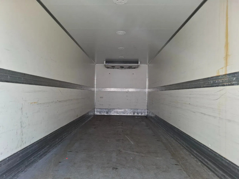 Isothermal truck Iveco EuroCargo 120 / COOL TRUCK / CARRIER XARIOS 600 / PLATFORM 2000KG / ONLY:340634 KM / AIRCO / MANUAL / EURO-6 / 2014: picture 13 Isothermal truck Iveco EuroCargo 120 / COOL TRUCK / CARRIER XARIOS 600 / PLATFORM 2000KG / ONLY:340634 KM / AIRCO / MANUAL / EURO-6 / 2014: picture 13