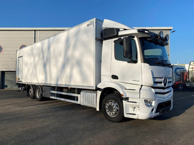 Mercedes-Benz Antos 2533 / LIFT AXLE / HEATED CLOSED BOX / PLATFORM 2000 KG / ONLY:506959 KM / SIDE DOOR / AUTOMATIC / EURO-6 / 2019 - Box truck: picture 2 Mercedes-Benz Antos 2533 / LIFT AXLE / HEATED CLOSED BOX / PLATFORM 2000 KG / ONLY:506959 KM / SIDE DOOR / AUTOMATIC / EURO-6 / 2019 - Box truck: picture 2