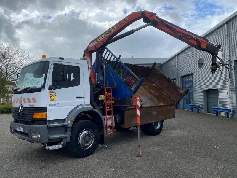 Mercedes-Benz Atego 1823 / 3 SIDE TIPPER+CRANE / BIG AXLE / FULL STEEL / PALFINGER / MANUAL / EURO-2 / 1999 - Tipper, Crane truck: picture 2 Mercedes-Benz Atego 1823 / 3 SIDE TIPPER+CRANE / BIG AXLE / FULL STEEL / PALFINGER / MANUAL / EURO-2 / 1999 - Tipper, Crane truck: picture 2