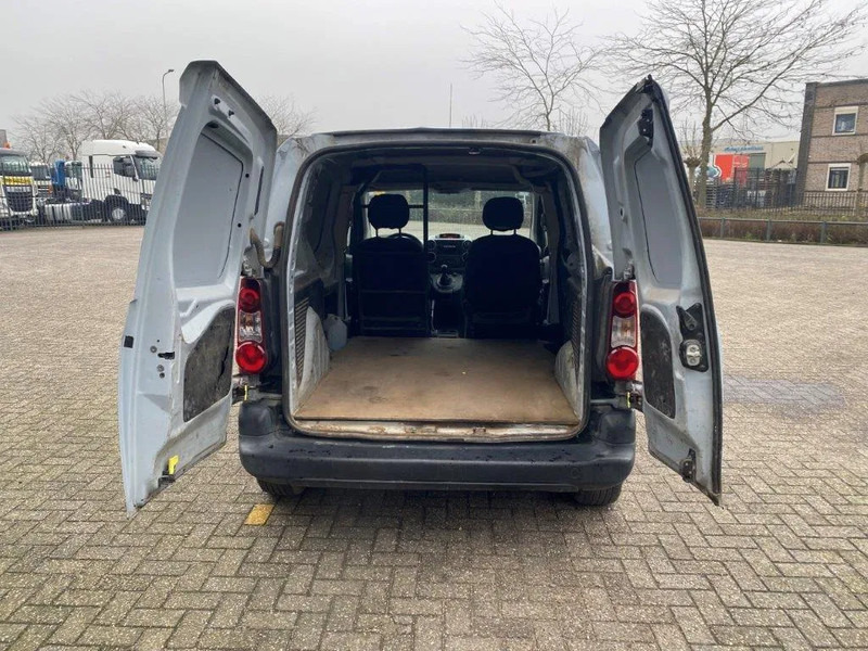 Peugeot Partner 1.6 HDI / TUV:22-11-2025 / AIRCO / CLOSED BOX / MANUAL / EURO-5 / 2013 - Small van: picture 5 Peugeot Partner 1.6 HDI / TUV:22-11-2025 / AIRCO / CLOSED BOX / MANUAL / EURO-5 / 2013 - Small van: picture 5