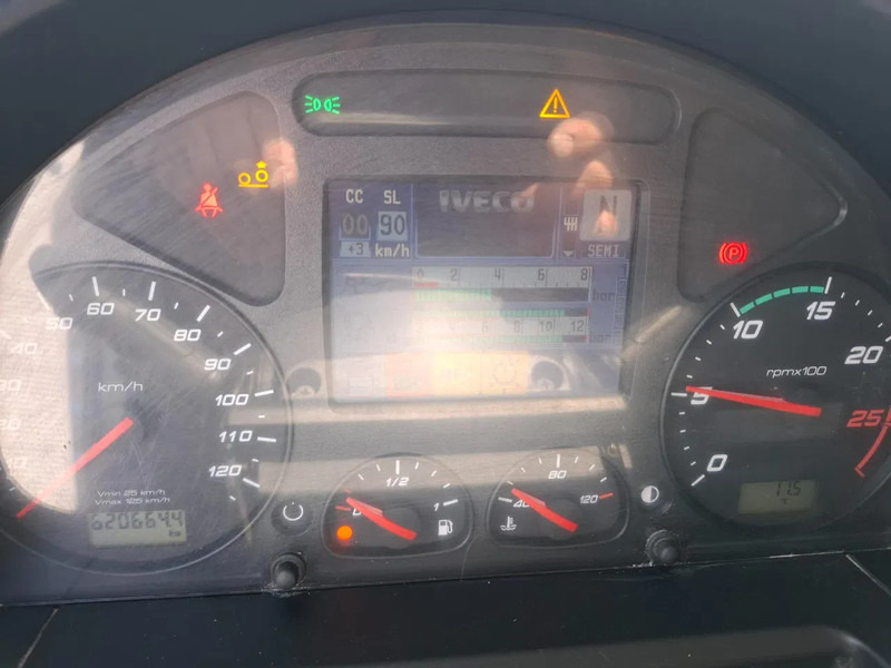 Tractor unit Iveco Stralis 440 / HYDRAULICS / BOOGIE / FRIDGE / 2XBED / 620664 KM / AIRCO / AUTOMATIC / EURO-6 / 2015: picture 18