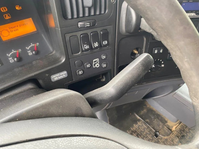 Tractor unit Scania R420 / RETARDER / HYDRAULICS / NO ADBLUE / MANUAL / EURO-3 / 2005: picture 16