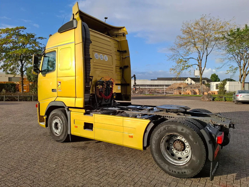 Volvo FH13-480 / VEB / HYDRAULICS / TUV:13-03-2026 / FRIDGE / GOOD CONDITION / SIDESKIRTS / MANUAL / EURO-3 / 2006 - Tractor unit: picture 3 Volvo FH13-480 / VEB / HYDRAULICS / TUV:13-03-2026 / FRIDGE / GOOD CONDITION / SIDESKIRTS / MANUAL / EURO-3 / 2006 - Tractor unit: picture 3