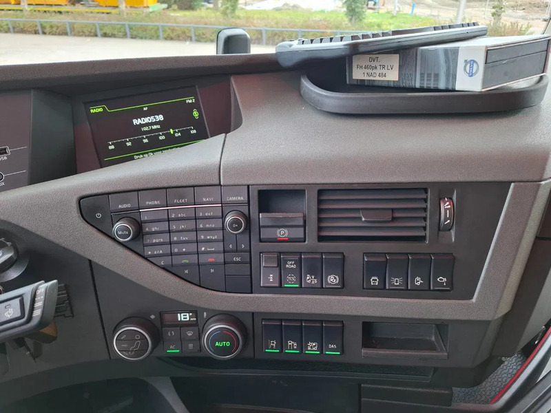 Tractor unit Volvo FH4-460 / CLEAN NL TRUCK / VEB+ / ADR / ACC / LWDS / DAS / DOUBLE TANK / LEATHER / FRIDGE / ALCOA / EURO-6 / 2016: picture 18 Tractor unit Volvo FH4-460 / CLEAN NL TRUCK / VEB+ / ADR / ACC / LWDS / DAS / DOUBLE TANK / LEATHER / FRIDGE / ALCOA / EURO-6 / 2016: picture 18