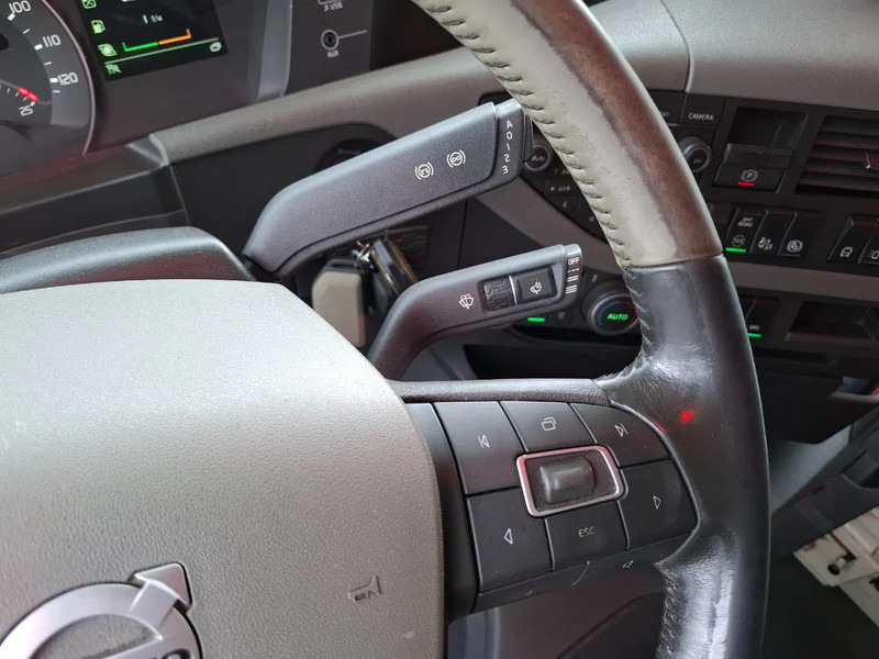 Tractor unit Volvo FH4-460 / CLEAN NL TRUCK / VEB+ / ADR / ACC / LWDS / DAS / DOUBLE TANK / LEATHER / FRIDGE / ALCOA / EURO-6 / 2016: picture 15 Tractor unit Volvo FH4-460 / CLEAN NL TRUCK / VEB+ / ADR / ACC / LWDS / DAS / DOUBLE TANK / LEATHER / FRIDGE / ALCOA / EURO-6 / 2016: picture 15