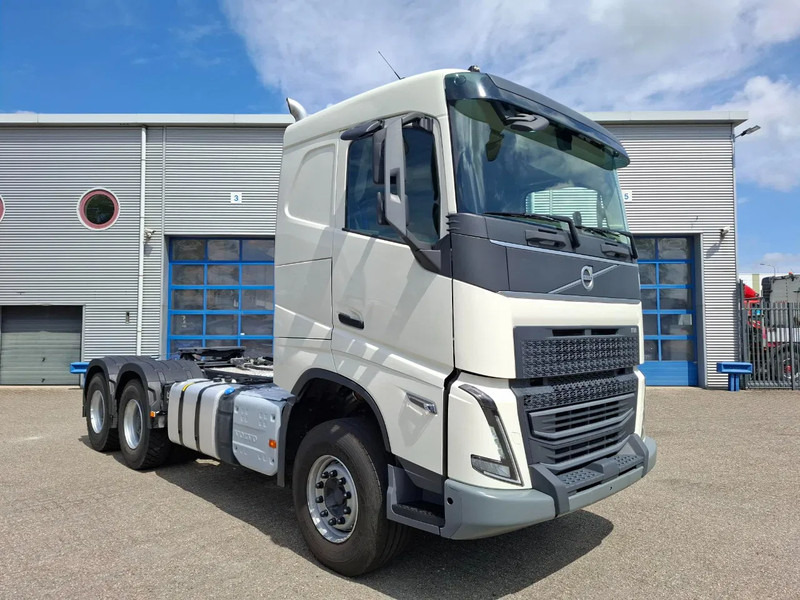 Volvo FH5-500 / 6X4 / RETARDER / HYDRAULICS / ONLY:46190 KM / BIG AXLE / VEB+ / ACC / LWDS / TOP CONDITION / AUTOMATIC / EURO-6 / 2023 - Tractor unit: picture 2 Volvo FH5-500 / 6X4 / RETARDER / HYDRAULICS / ONLY:46190 KM / BIG AXLE / VEB+ / ACC / LWDS / TOP CONDITION / AUTOMATIC / EURO-6 / 2023 - Tractor unit: picture 2