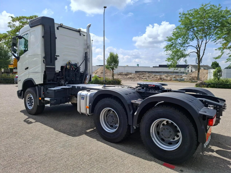 Volvo FH5-500 / 6X4 / RETARDER / HYDRAULICS / ONLY:46190 KM / BIG AXLE / VEB+ / ACC / LWDS / TOP CONDITION / AUTOMATIC / EURO-6 / 2023 - Tractor unit: picture 3 Volvo FH5-500 / 6X4 / RETARDER / HYDRAULICS / ONLY:46190 KM / BIG AXLE / VEB+ / ACC / LWDS / TOP CONDITION / AUTOMATIC / EURO-6 / 2023 - Tractor unit: picture 3