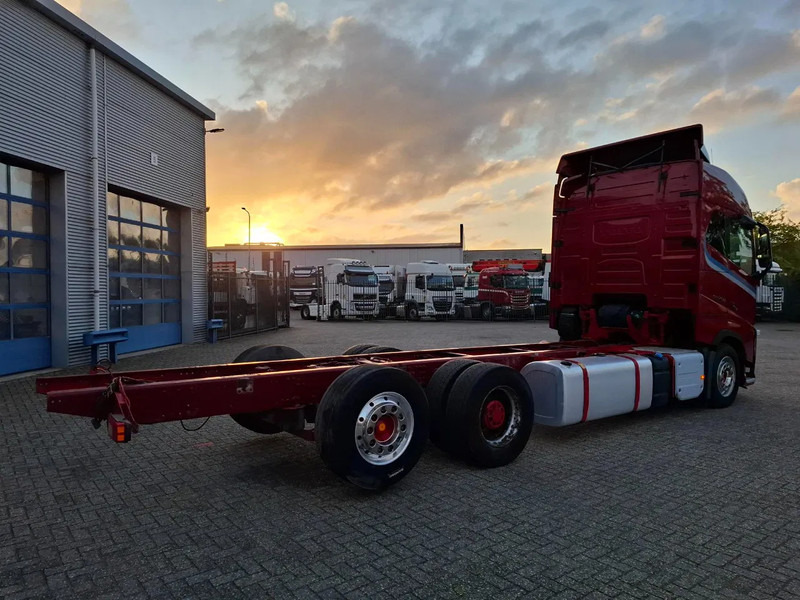 Volvo FH16-750 / BIG AXLE / VEB+ / ONLY:679711 KM / TECHNICAL 70TON / 9TON FRONT AXLE / INLINER / FULL-AIR / AUTOMATIC / EURO-6 / 2018 - Cab chassis truck: picture 5 Volvo FH16-750 / BIG AXLE / VEB+ / ONLY:679711 KM / TECHNICAL 70TON / 9TON FRONT AXLE / INLINER / FULL-AIR / AUTOMATIC / EURO-6 / 2018 - Cab chassis truck: picture 5
