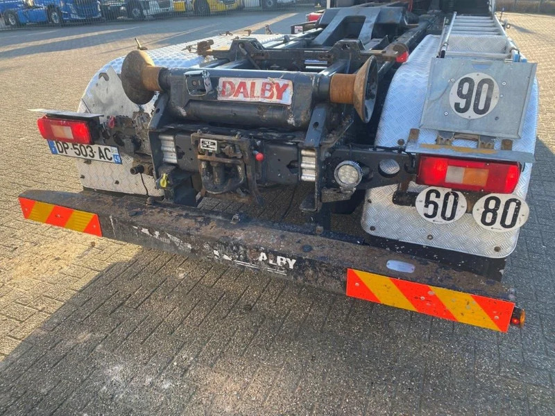 Volvo FH4-460 / VEB / I-PARKCOOL / 9000KG FRONT AXLE / DALBY HOOK 14250KG / AUTOMATIC / EURO-6 / 2015 - Hook lift truck: picture 5 Volvo FH4-460 / VEB / I-PARKCOOL / 9000KG FRONT AXLE / DALBY HOOK 14250KG / AUTOMATIC / EURO-6 / 2015 - Hook lift truck: picture 5