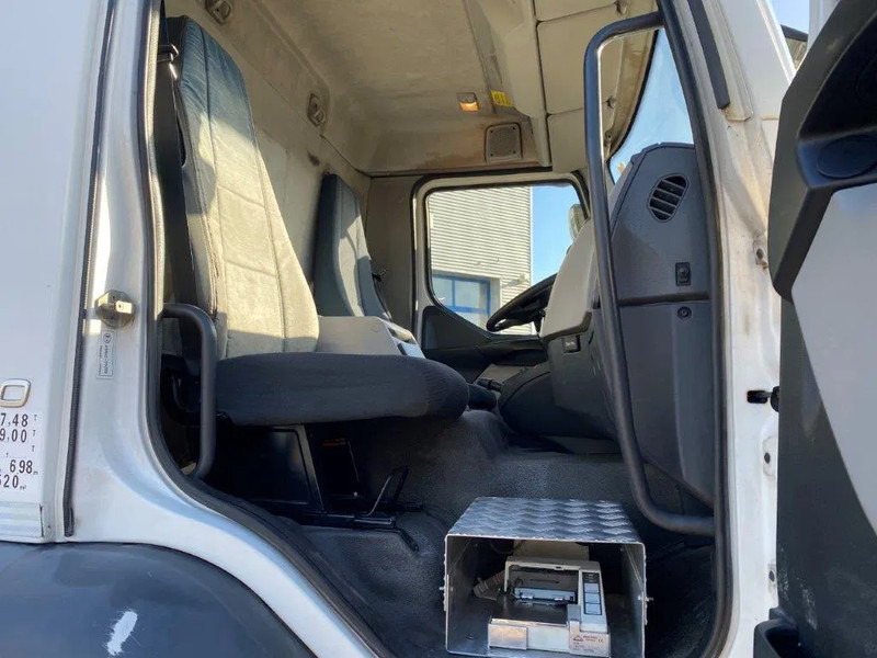 Tank truck Volvo FL7-290 / 5 COMPARTIMENTS / 13000 LITER TOTAL / PUMP / AUTOMATIC / EURO-5 / 2009: picture 17 Tank truck Volvo FL7-290 / 5 COMPARTIMENTS / 13000 LITER TOTAL / PUMP / AUTOMATIC / EURO-5 / 2009: picture 17