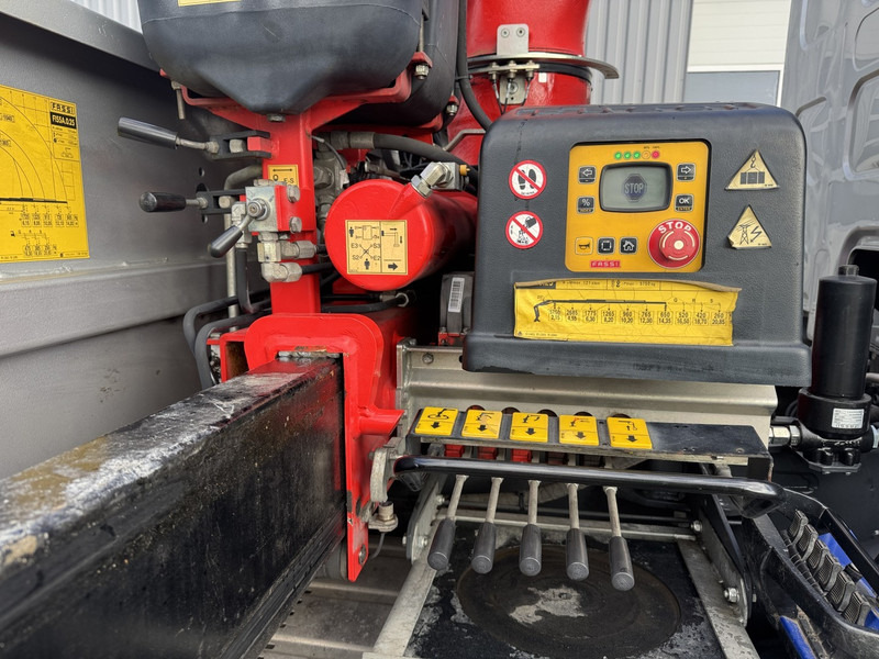 DAF LF290 Fassi F155, Winde, Winch, Lier (2.070 Kg ) - Crane truck: picture 4 DAF LF290 Fassi F155, Winde, Winch, Lier (2.070 Kg ) - Crane truck: picture 4