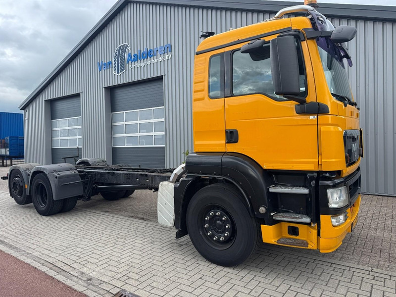 MAN TGS 26.360 6x2, PTO Pump, Manual Gear, Steering Axle - Box truck: picture 1 MAN TGS 26.360 6x2, PTO Pump, Manual Gear, Steering Axle - Box truck: picture 1