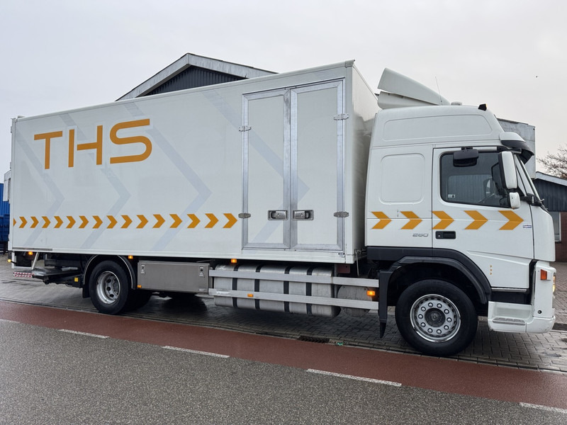Volvo FM9, 9.0 Ton Front, 7.40 mtr Box, Taillift - Box truck: picture 2 Volvo FM9, 9.0 Ton Front, 7.40 mtr Box, Taillift - Box truck: picture 2