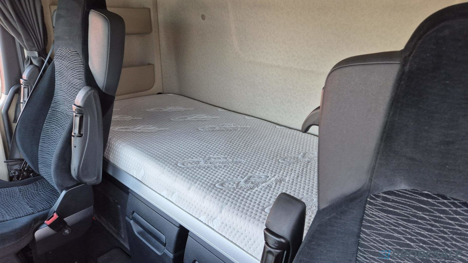 MERCEDES-BENZ ACTROS 1848 LS GIGA SPACE EURO 6 - Tractor unit: picture 5 MERCEDES-BENZ ACTROS 1848 LS GIGA SPACE EURO 6 - Tractor unit: picture 5