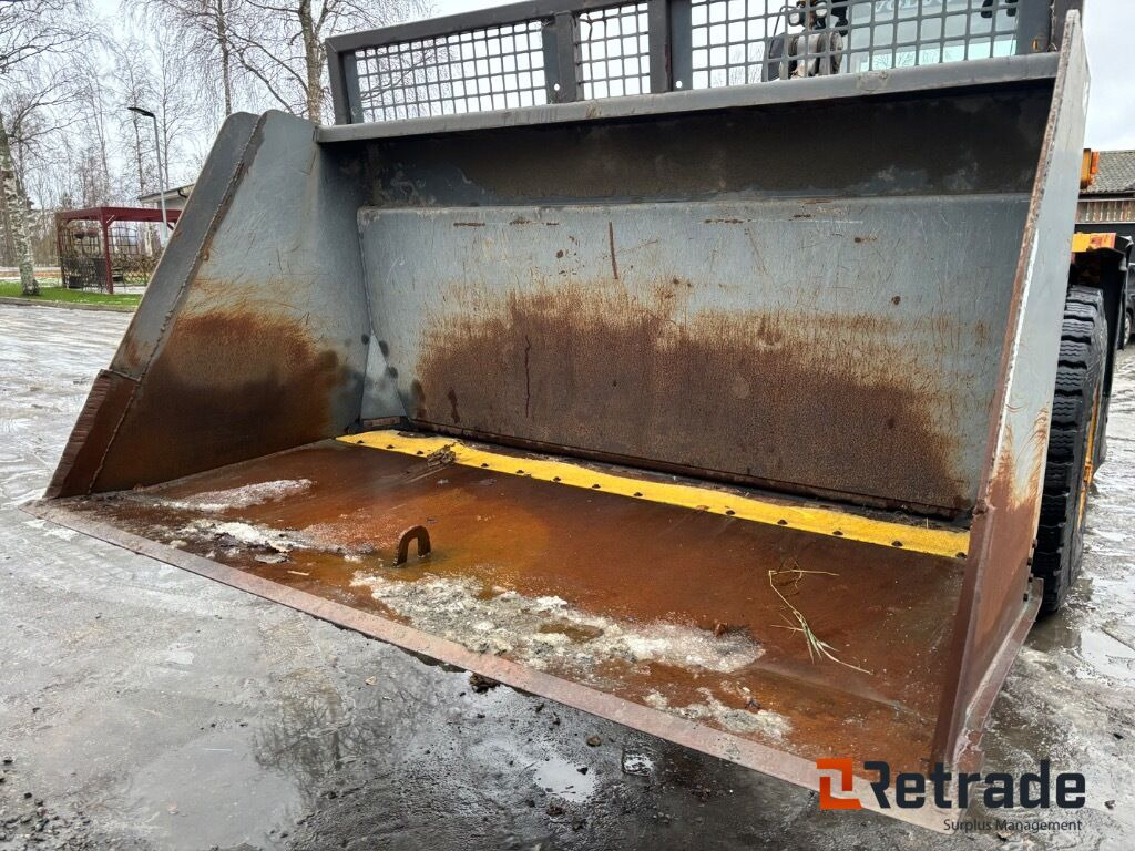 SandspridarskopaUfo 3m3 Stora bm - Construction equipment: picture 2 SandspridarskopaUfo 3m3 Stora bm - Construction equipment: picture 2