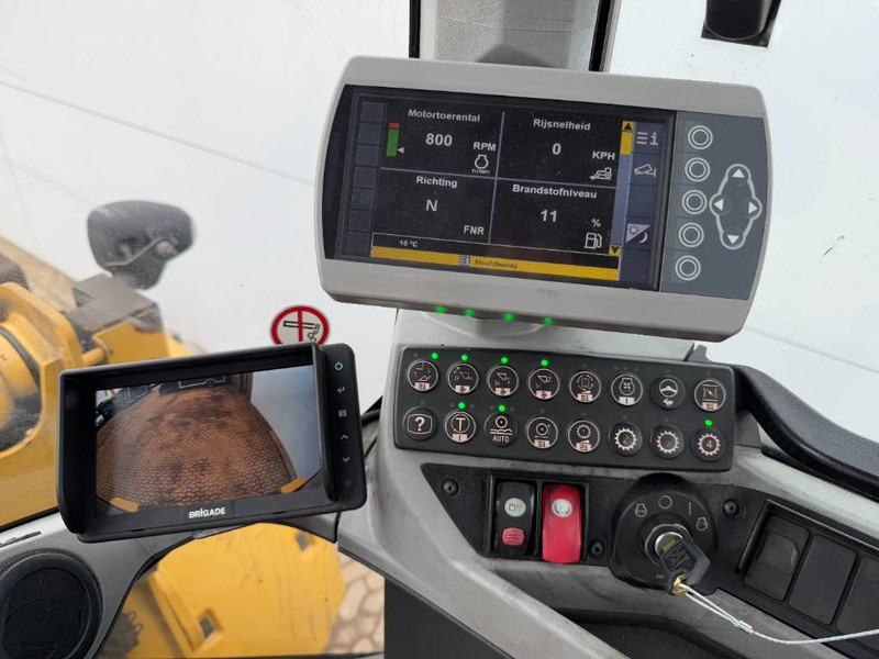 Wheel loader Cat 938K - German German / Backup Camera: picture 11