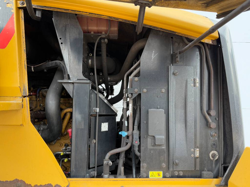 Wheel loader Cat 938K - German German / Backup Camera: picture 19
