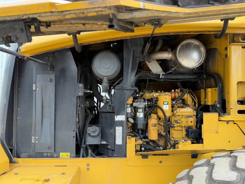 Wheel loader Cat 938K - German German / Backup Camera: picture 20