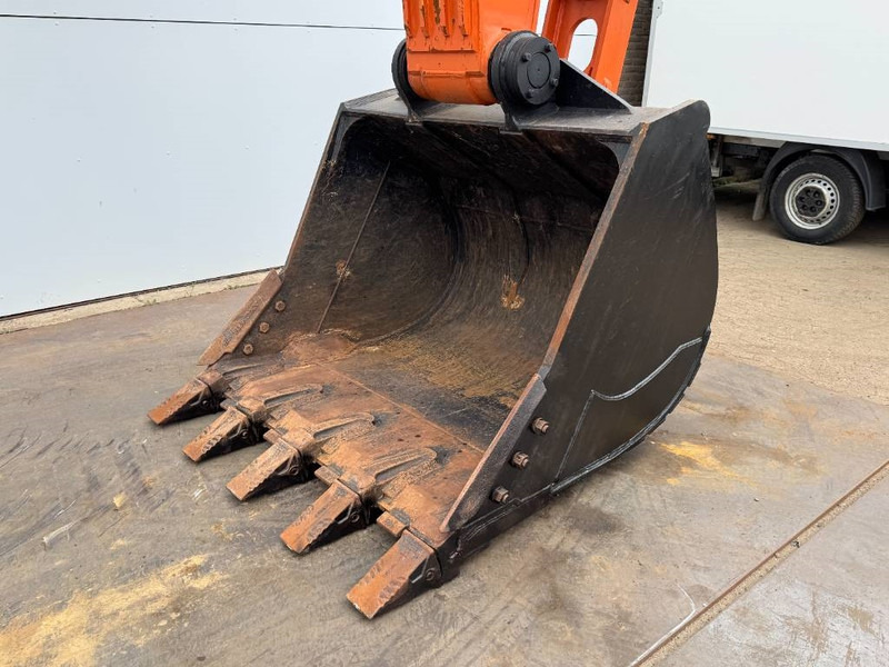 Crawler excavator Hitachi ZX370-LCH - Hammer Lines / Isuzu Engine: picture 16