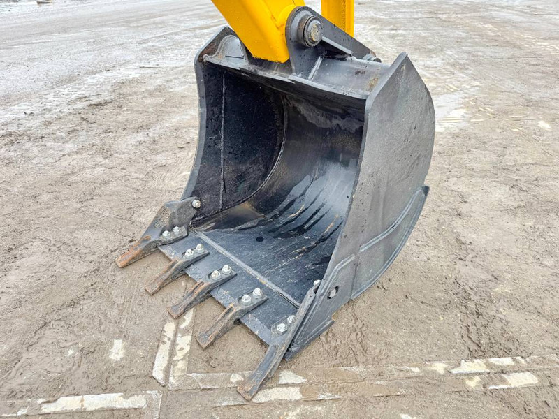 New Backhoe loader JCB 3DX / 3CX Plus 4WD - New / Unused / Hammer Lines: picture 17