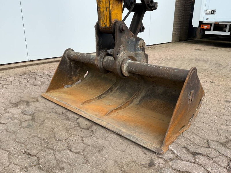 Mini excavator JCB 86C-1 - Hammer Lines / Quick Coupler: picture 15
