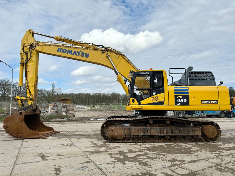 Crawler excavator Komatsu PC490LC-11 - Rear + Side Camera / CE: picture 1