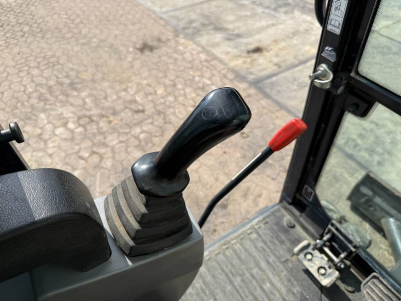 Mini excavator Kubota KX027-4 - Hammer Lines / Quick Coupler: picture 10