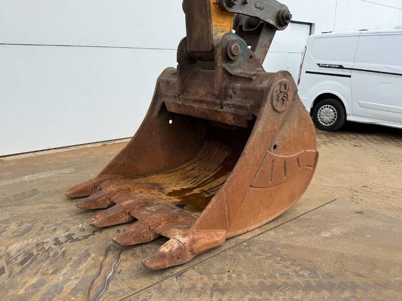 Crawler excavator Liebherr R946LC - Automatic Greasing / Rear + Side Camera: picture 18 Crawler excavator Liebherr R946LC - Automatic Greasing / Rear + Side Camera: picture 18