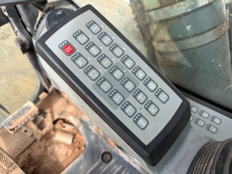 Crawler excavator Liebherr R946LC - Automatic Greasing / Rear + Side Camera: picture 12 Crawler excavator Liebherr R946LC - Automatic Greasing / Rear + Side Camera: picture 12