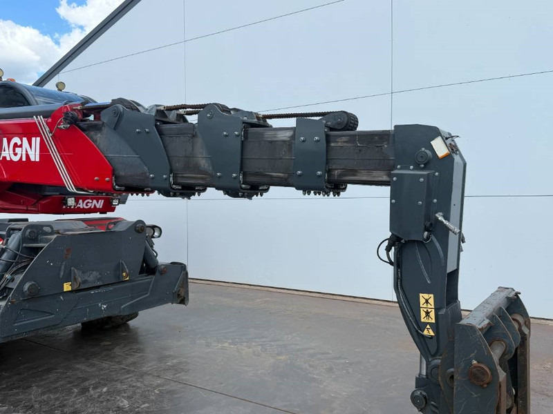 Telescopic handler MAGNI RTH5.30 - Remote Control / 4x4x4 / Airco: picture 17 Telescopic handler MAGNI RTH5.30 - Remote Control / 4x4x4 / Airco: picture 17