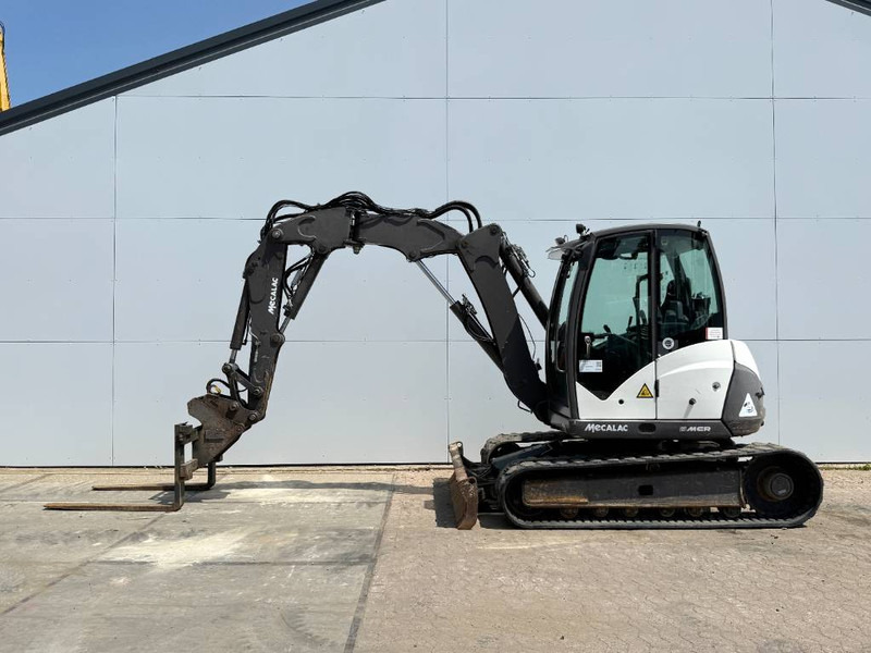 Mecalac 8MCR - 6 Attachments Included! Auto Greasing - Mini excavator: picture 4 Mecalac 8MCR - 6 Attachments Included! Auto Greasing - Mini excavator: picture 4