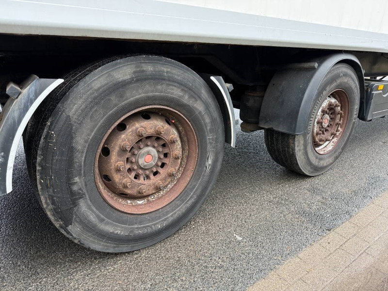 Closed box semi-trailer Samro SR233DVP - Dutch Trailer / Forced Steering: picture 8 Closed box semi-trailer Samro SR233DVP - Dutch Trailer / Forced Steering: picture 8