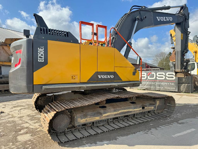 Crawler excavator Volvo EC250EL - Hamer Lines / Quick Coupler: picture 5