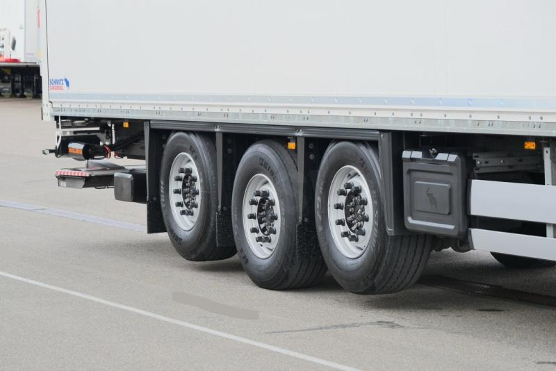 Schmitz - Closed box semi-trailer: picture 5 Schmitz - Closed box semi-trailer: picture 5