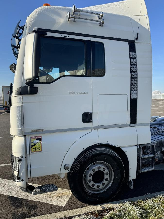 MAN TGX 33.640 - Tractor unit: picture 2 MAN TGX 33.640 - Tractor unit: picture 2