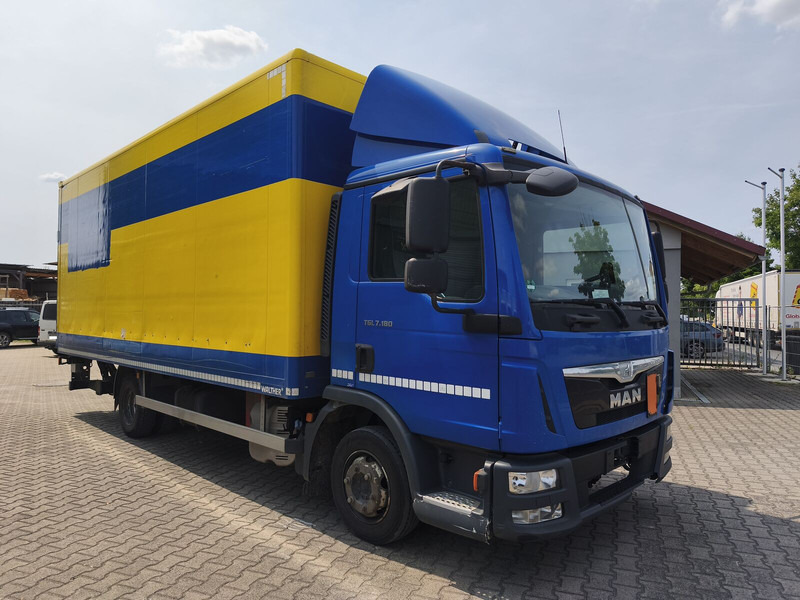 MAN TGL 7.180 8.180 - Box truck: picture 2 MAN TGL 7.180 8.180 - Box truck: picture 2