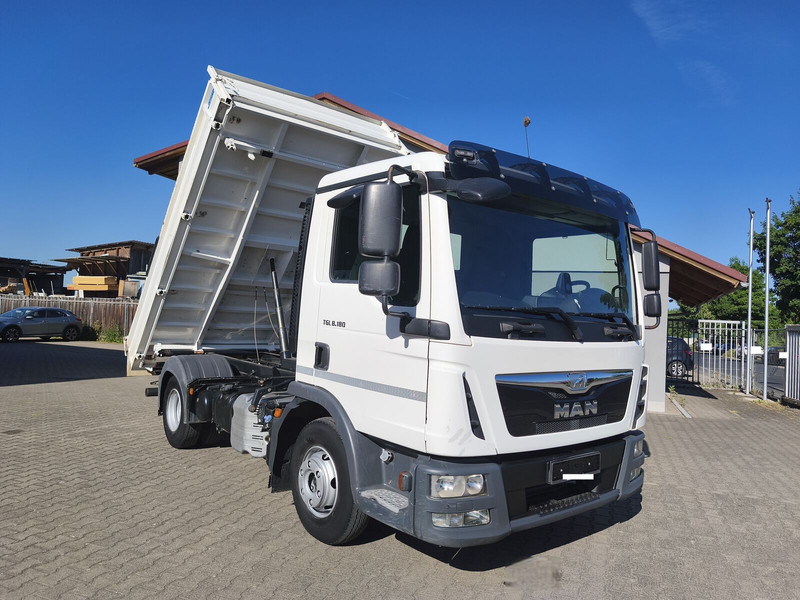 MAN TGL 8.180 Meiller Dreiseitenkipper 3-Sitzer 4x2 Euro 6 AHK (7) - Tipper: picture 1 MAN TGL 8.180 Meiller Dreiseitenkipper 3-Sitzer 4x2 Euro 6 AHK (7) - Tipper: picture 1
